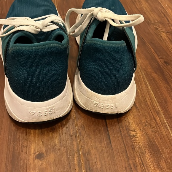 Teal Vessi Women's Everyday Classic - Picture 3 of 3